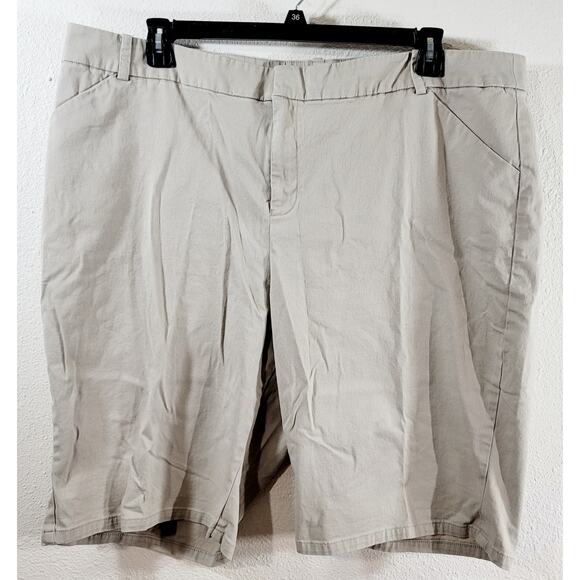 Lane Bryant Tan Beige Flat Front Chino Shorts 22 Lightweight Soft Stretch Pocket - Picture 1 of 4